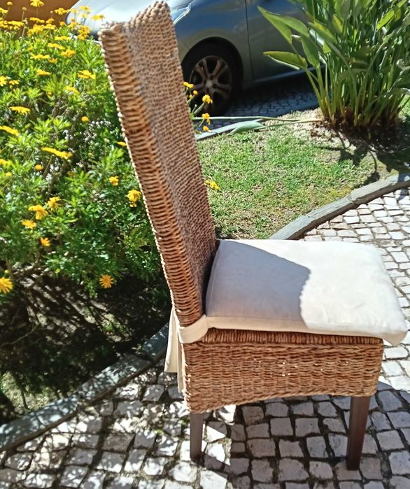 4 cadeiras em palhinha