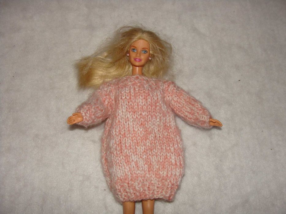 Vestido Feito à Mão para Boneca