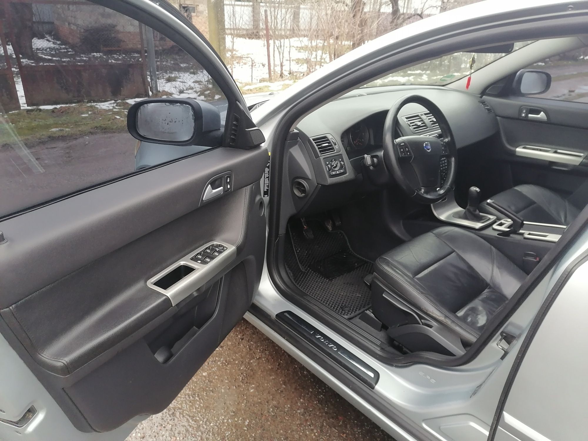 Volvo  v50 1.6d 109к.с