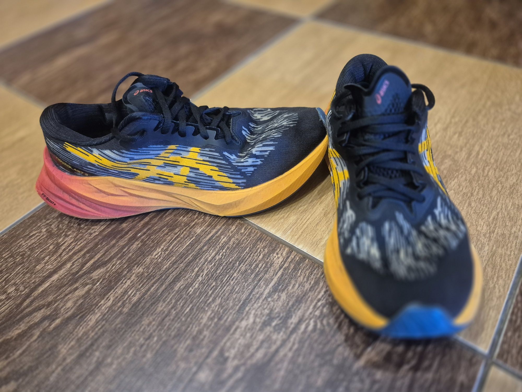 Asics novoblast 3