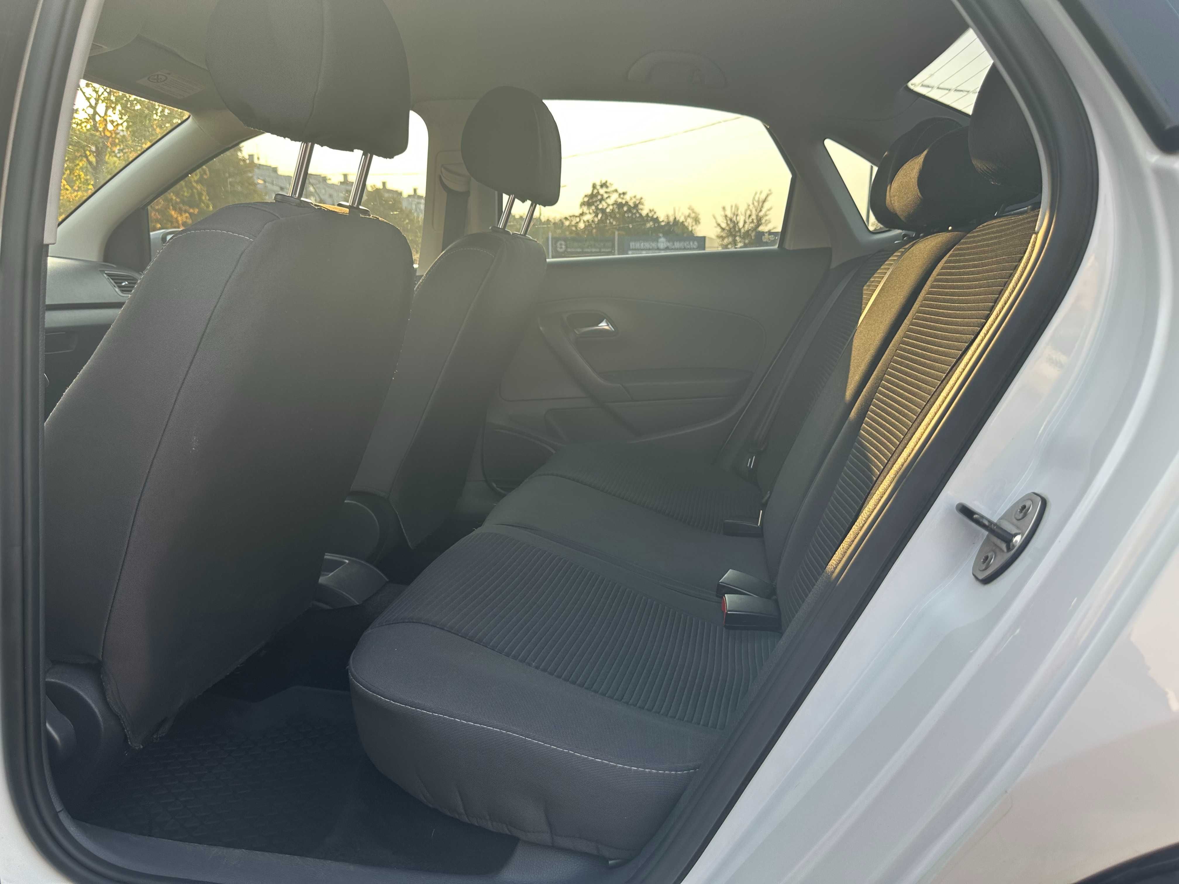 Продам Volkswagen Polo Sedan (2012)