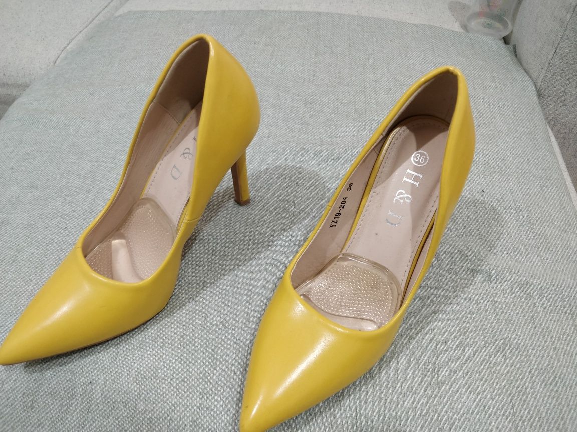 Sapatos 36 como novos