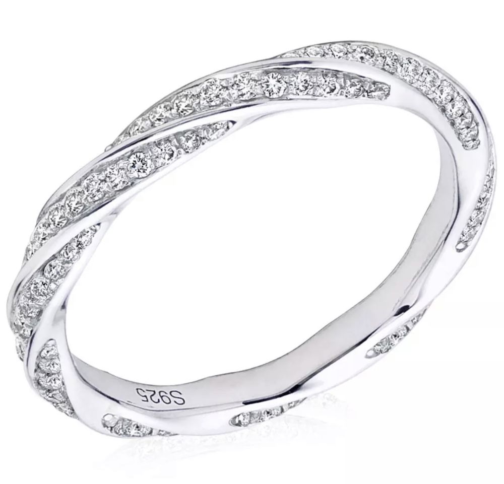 Нежное кольцо с россыпью муассанитов серебро 925