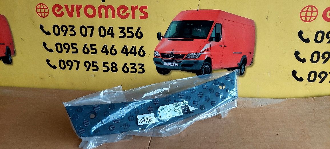 Передня накладка на бампер mercedes sprinter w906 2014 2018 рестайлінг