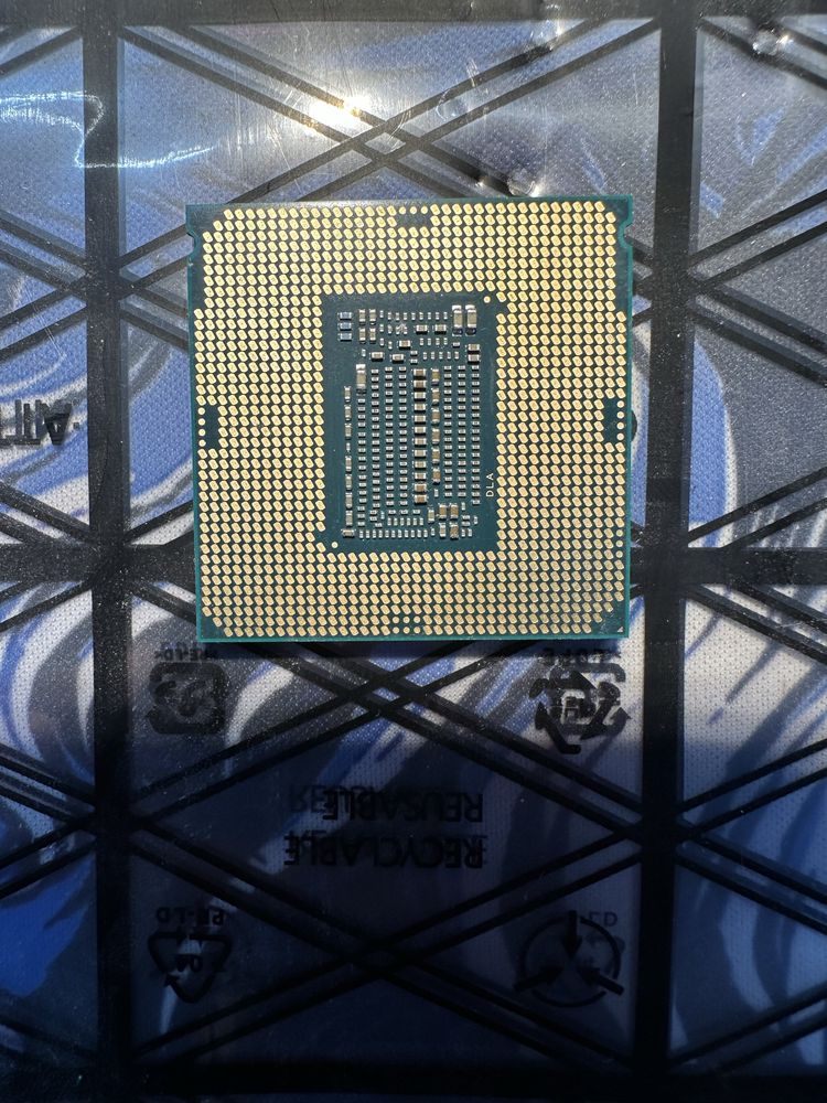 Процесор intel core i5 9600k