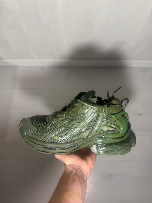 Balenciaga Runner Leather Free Khaki
42 size