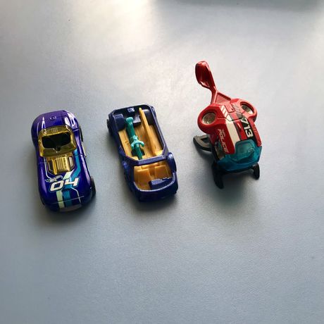 Машинки Hot Wheels.