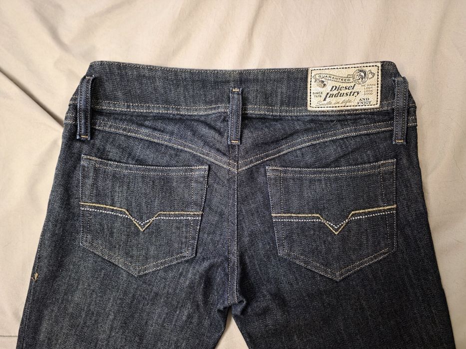 Жіночі джинси Diesel в стилі Y2K