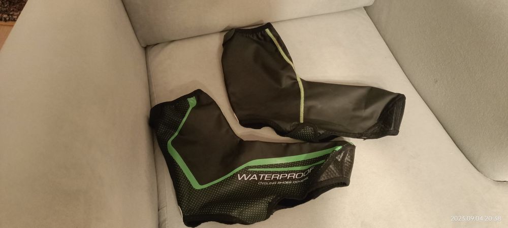 Ochraniacze przeciwdeszczowe  na buty rozm 43-44