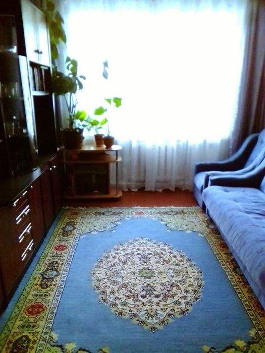 Здаю 1 кімнату в 3-х кімнатній квартирі