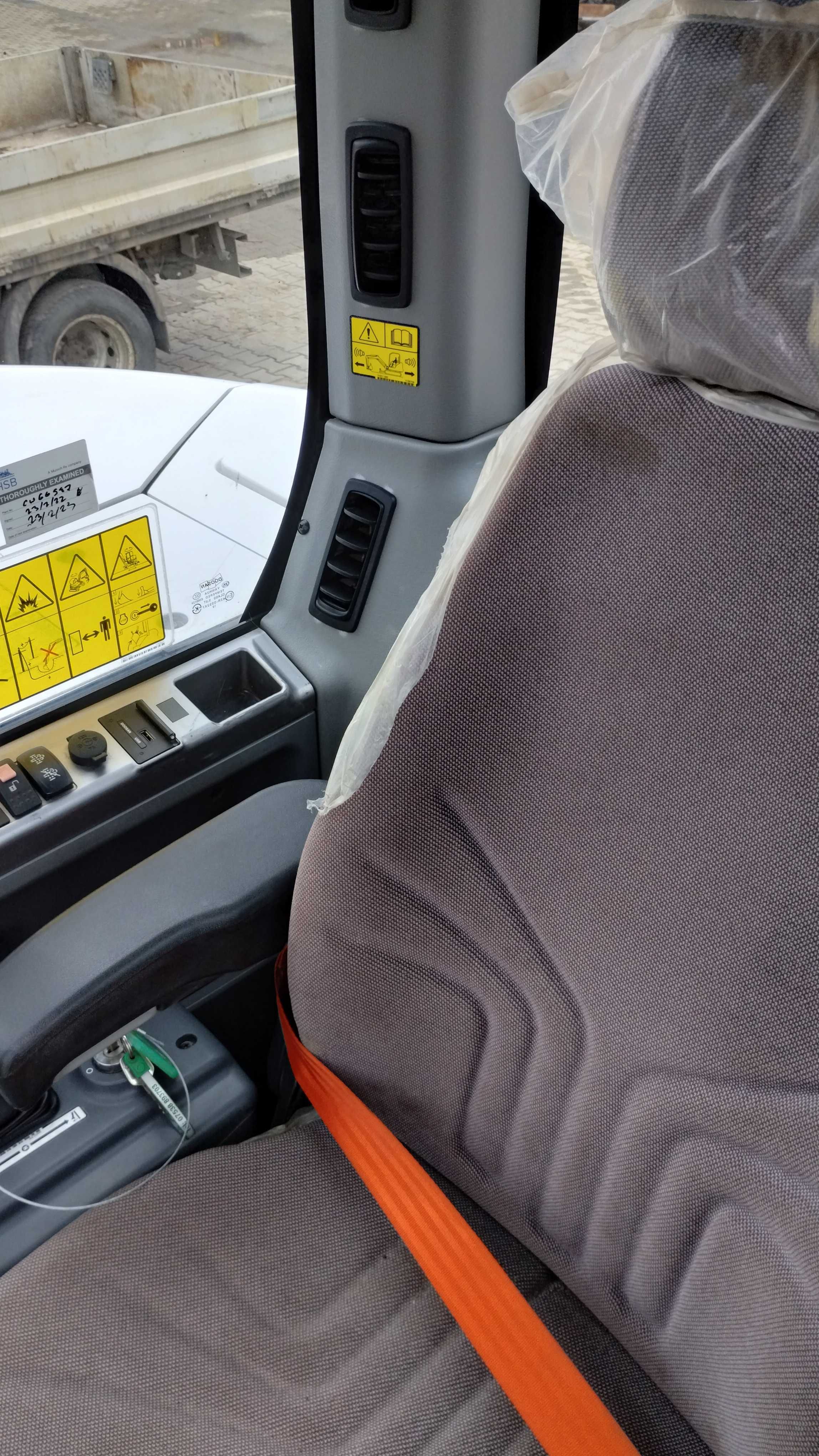 Wypożyczalnia , Wynajem koparki 9 ton bez operatora Nowy Sącz