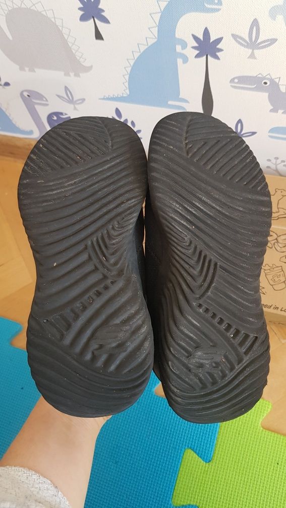 Skechers кросівки чоботи р. 31
