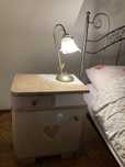 Dwie lampy nocne w stylu rustykalnym
