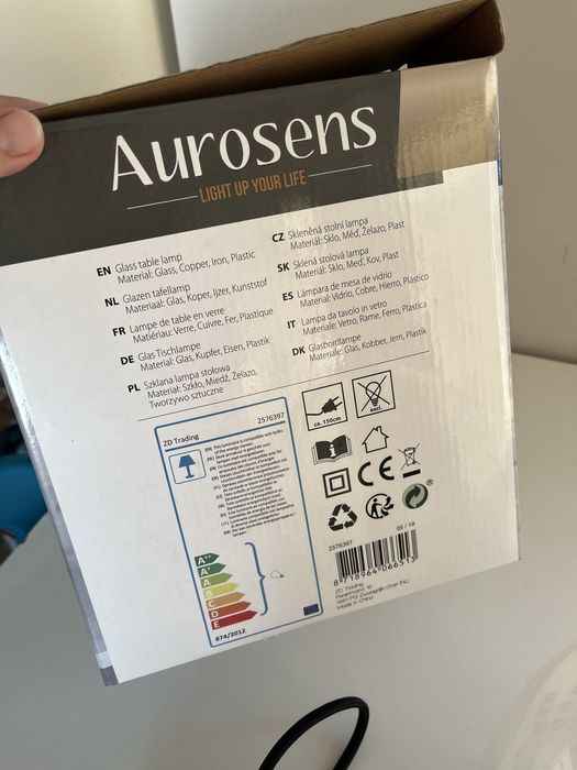 Szklana nowoczesna lampa stołowa