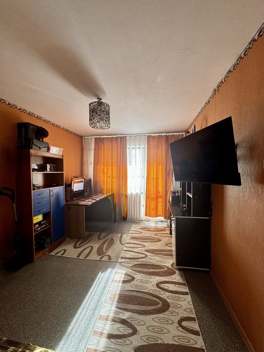 Продам 1к квартиру. Гостинка. Набережная Победы