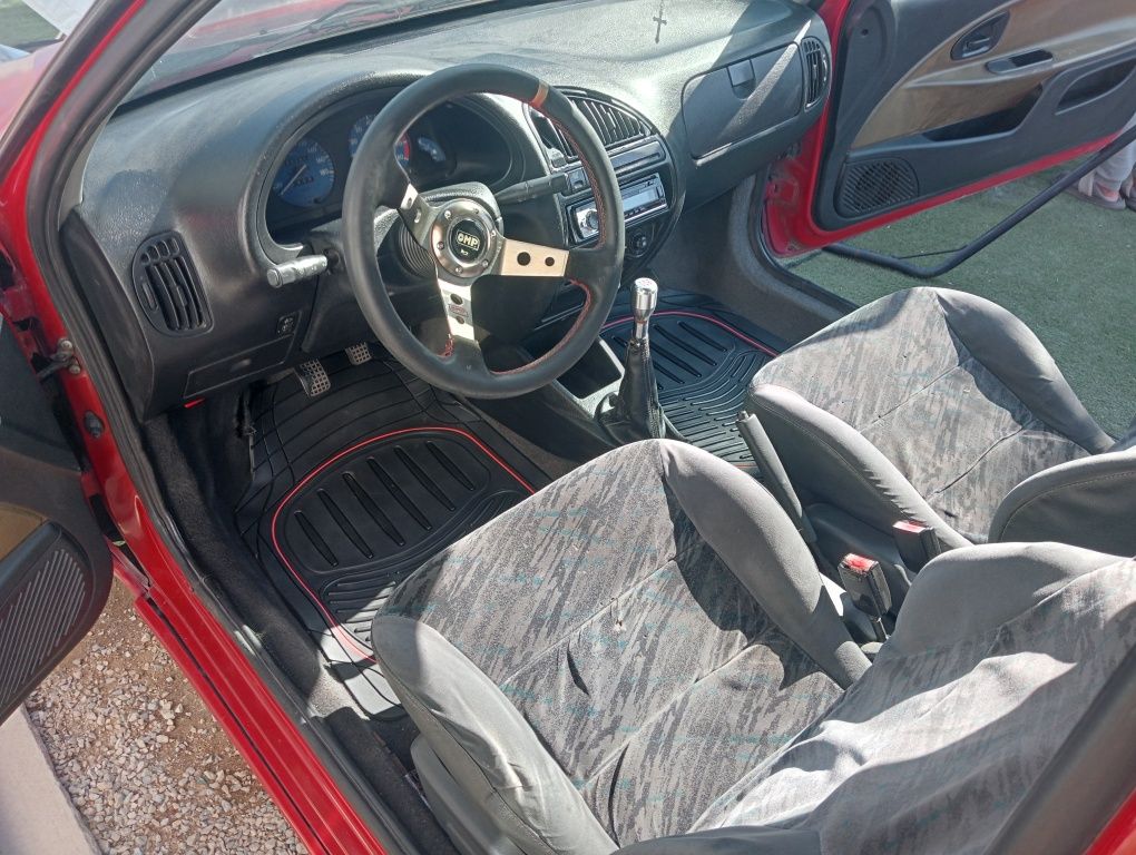 Saxo vts 1.4 100cv O Que a para trocas por aí ?