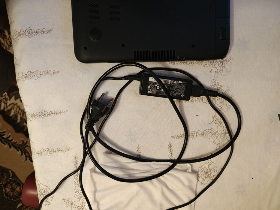 Laptop HP 17-P100NW 17 " AMD E1-6010  4 GB / 256 GB SSD WIN 10