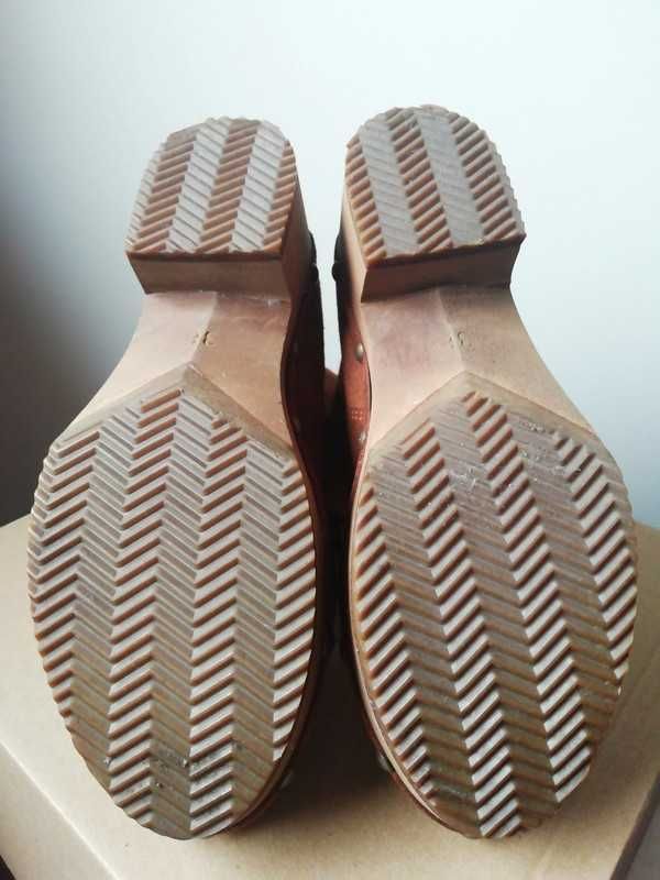 Botas Salto em Madeira