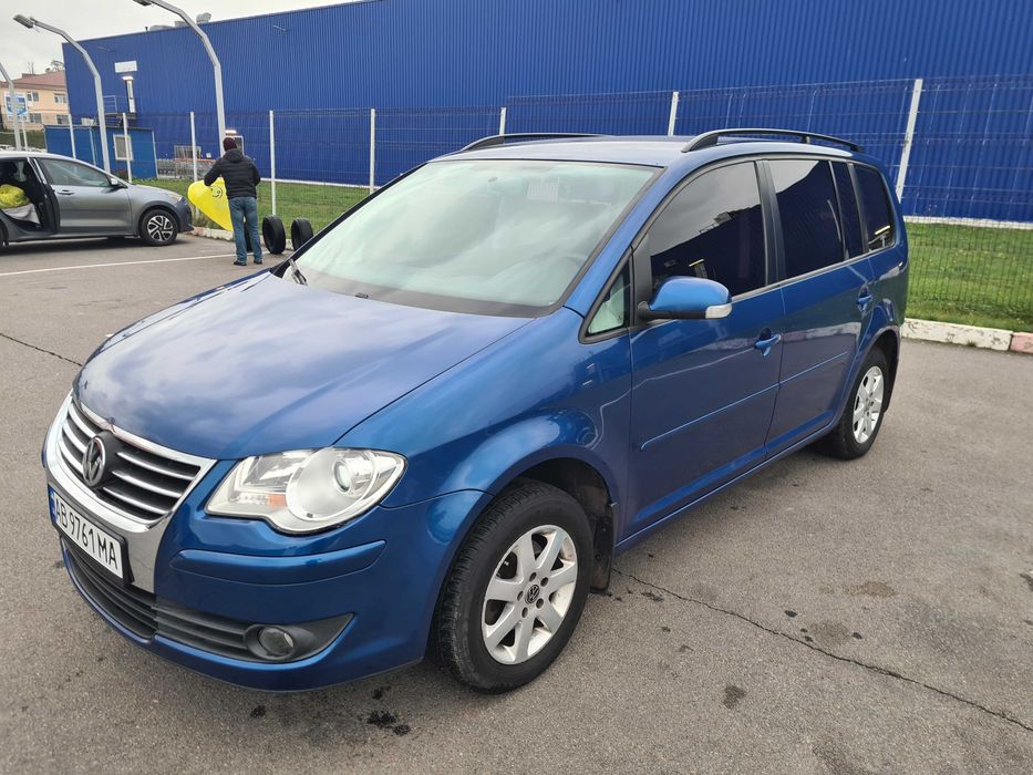VW touran 1.6 mpi +газ добрий стан