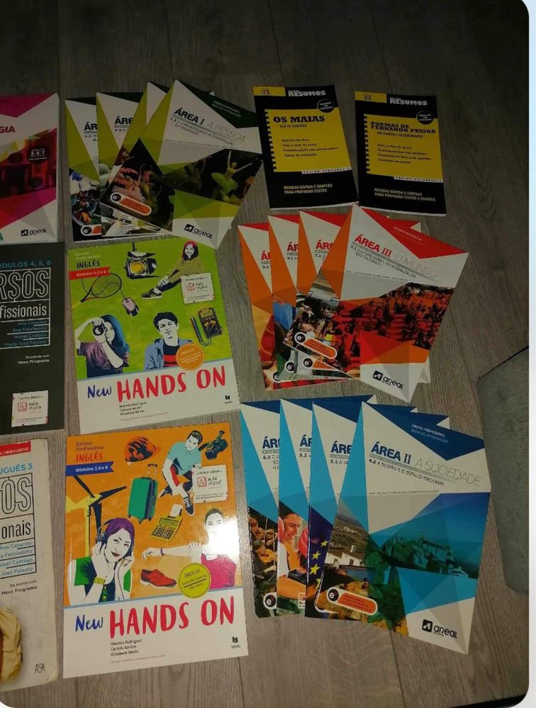 Livros escolares de curso profissional