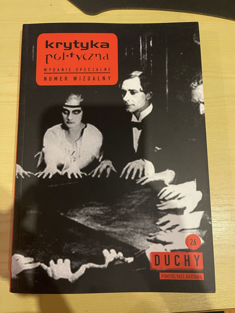 Krytyka polityczna nr 26 numer wizualny Duchy