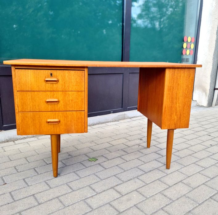 Biurko tekowe,wolnostojące,skandynawski design,Norwegia lata 60,Mid-c