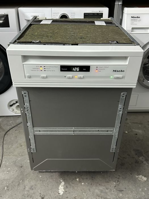 Посудомийна машина Miele G4720 SCi