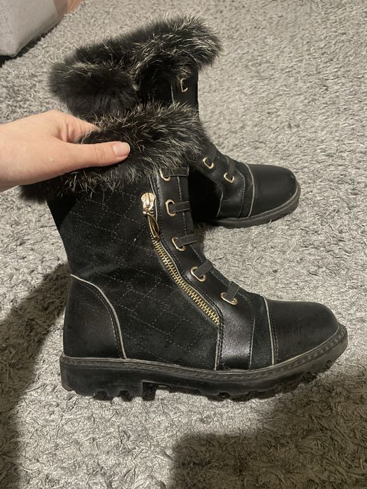 Жіноче зимове взуття