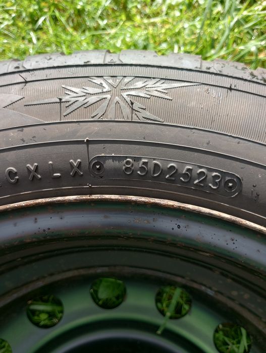 Opony zimowe na felgach stalowych 185/65/15