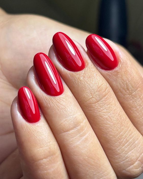Manicure/ Przedłużanie i stylizacja rzęs oraz brwi