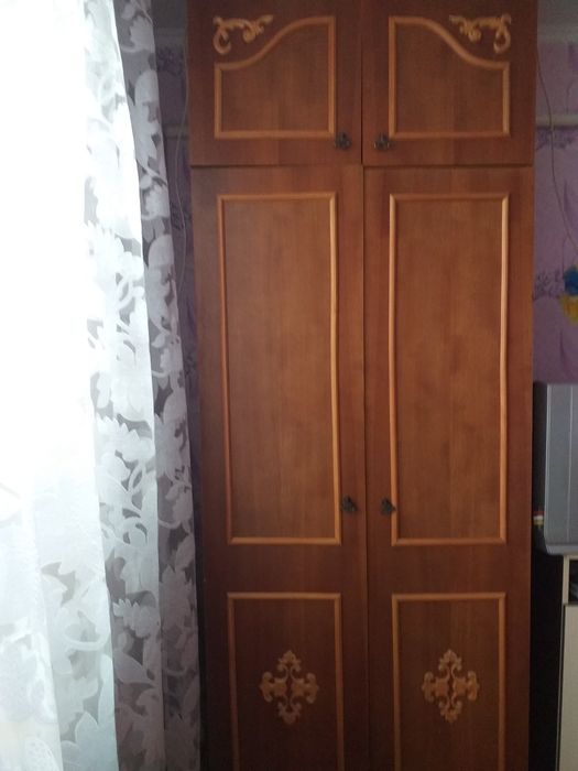 Шкаф для речей, завіси цілі стан гарний