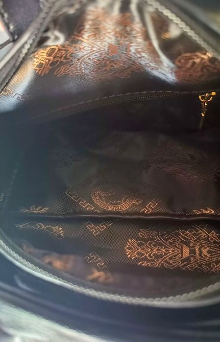 Designerski czarny plecak skórzany jak ramoneska