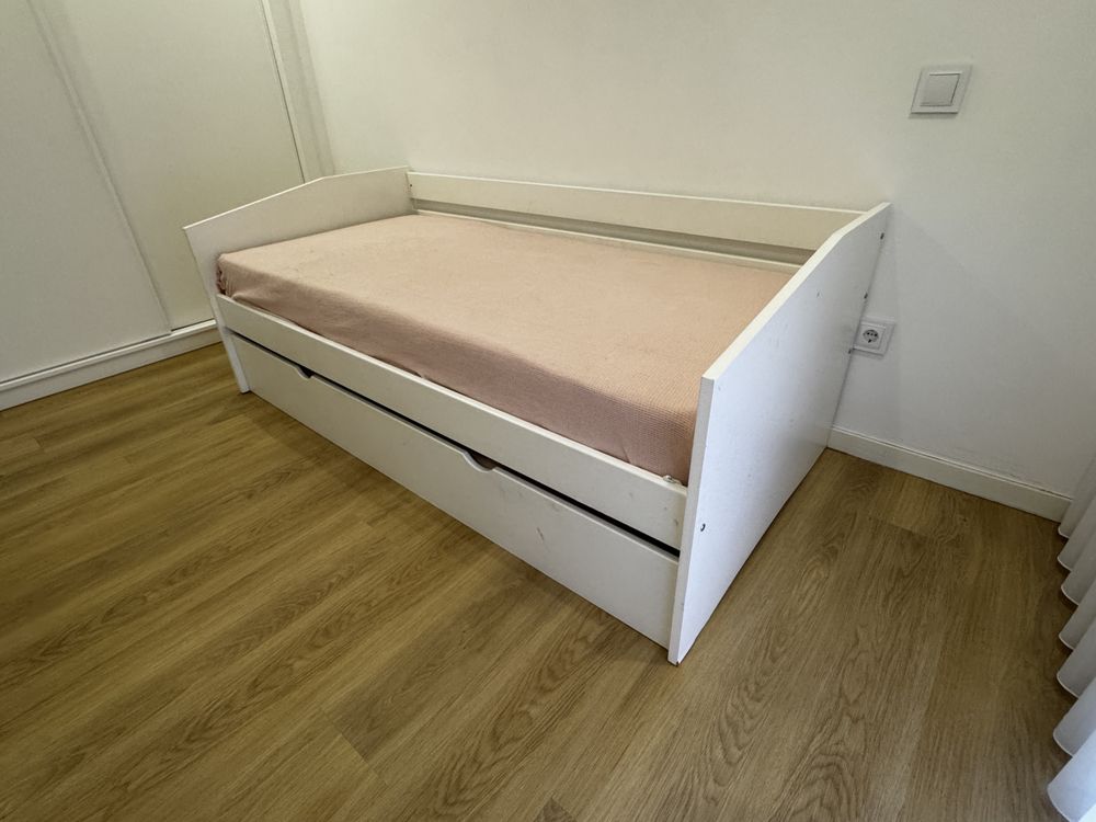 Cama de solteiro com gavetão