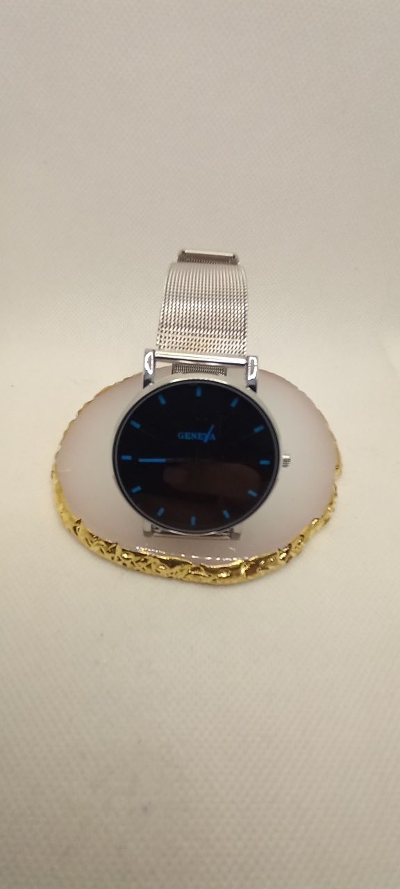 Zegarek męski Geneva, czarny cyferblat z niebieskimi elementami