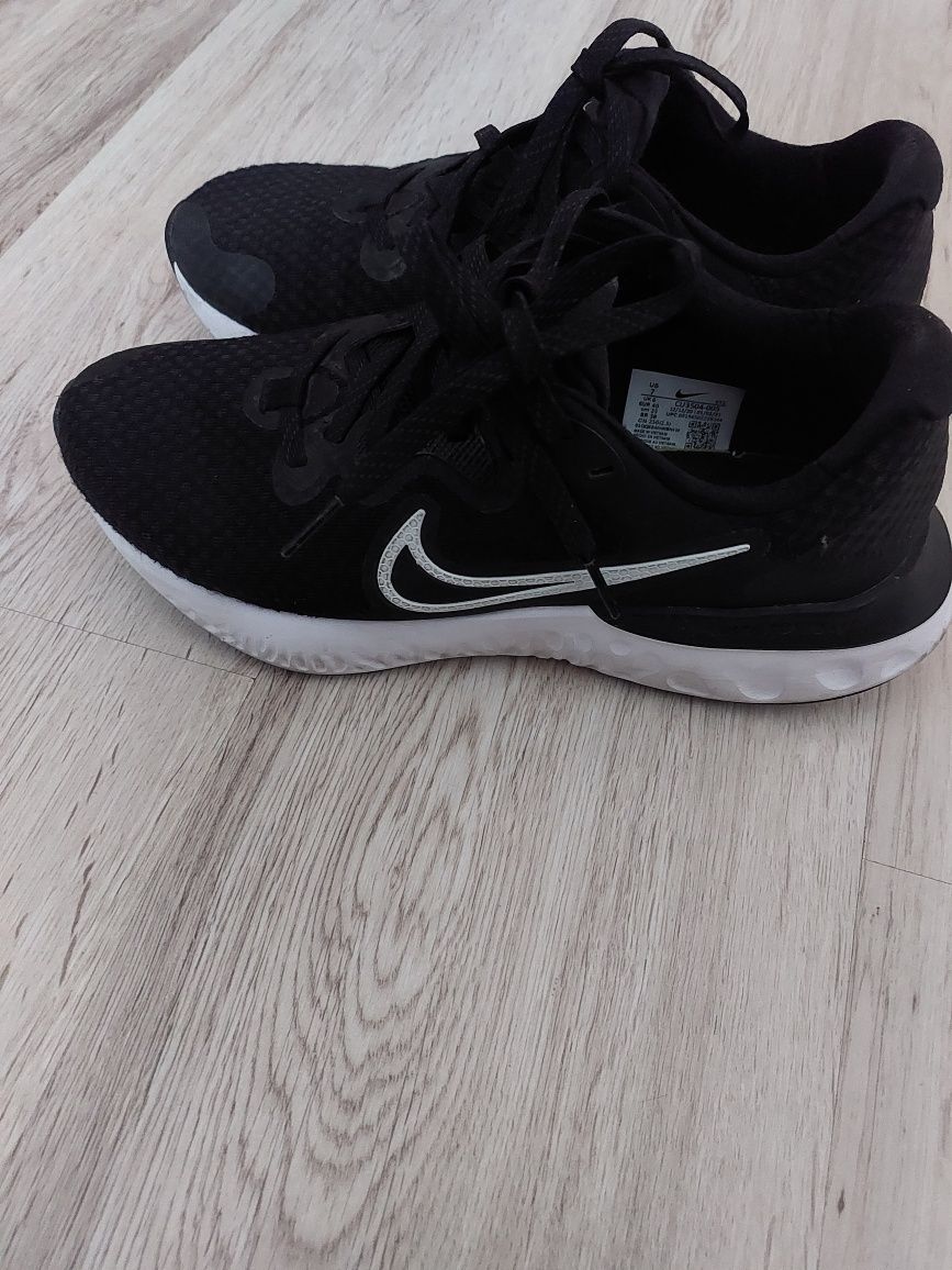 Buty Nike Renew 2