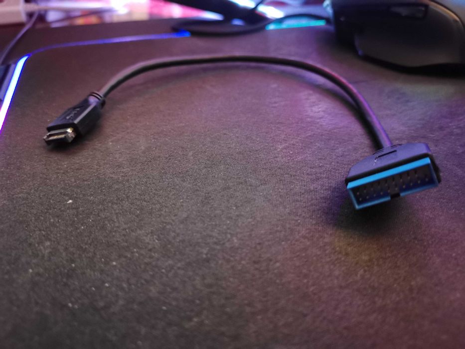 USB 3.1 Front Panel Header to USB 3.0 20-Pin Header64297684023939121