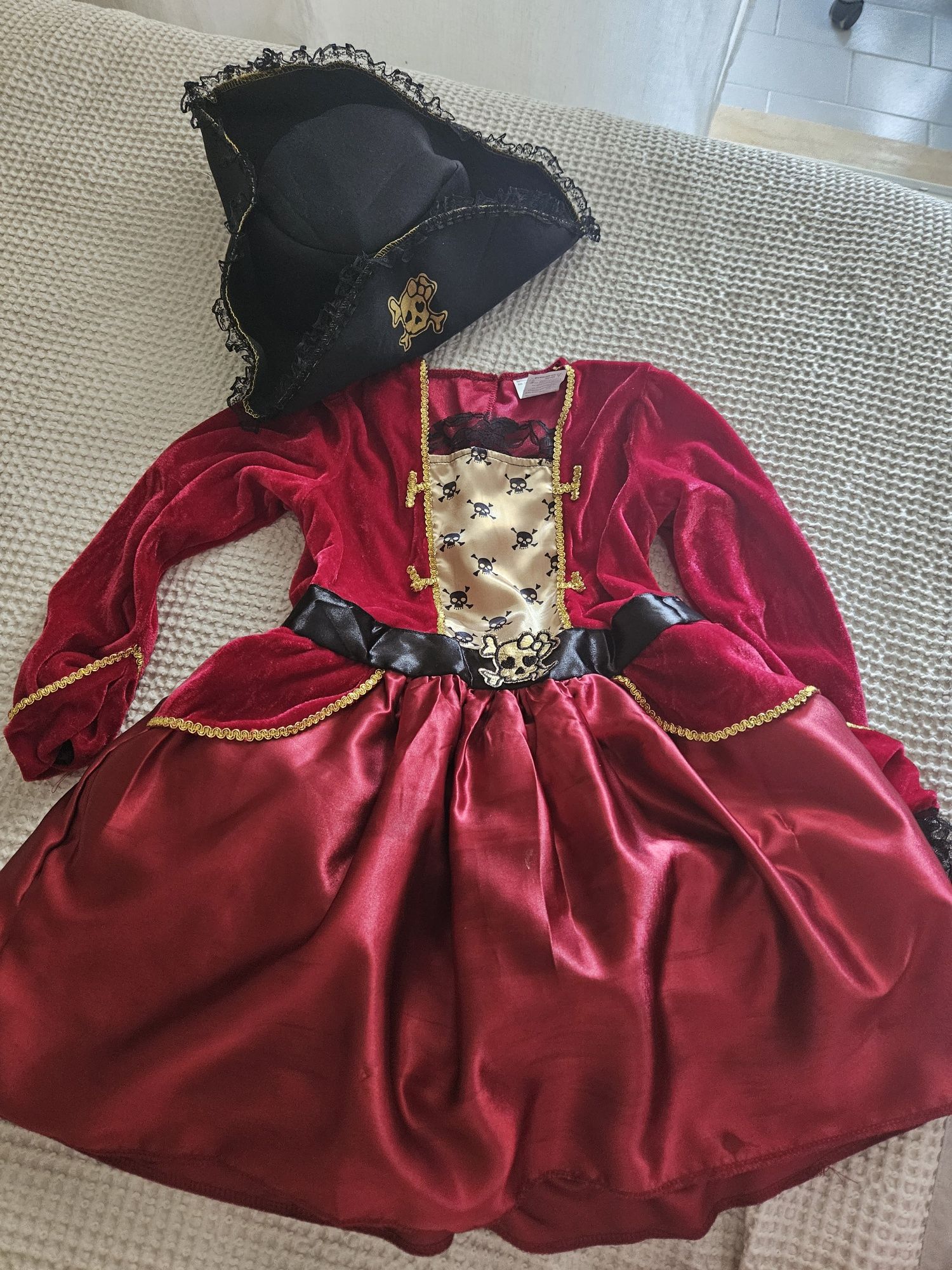 Fato com chapéu de pirata 7-8 anos