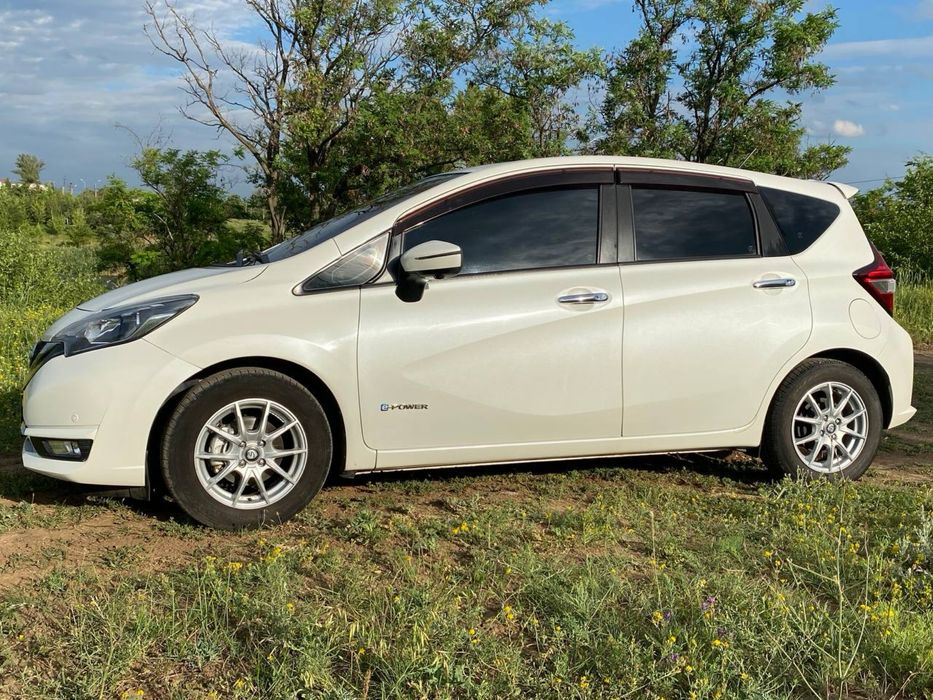 Nissan not e-power , автомобіль, гібрід