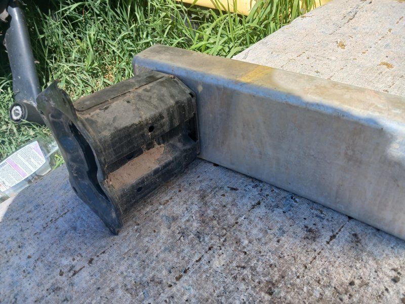 Усилитель бампера Nissan Altima 2019 Перед.