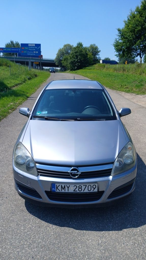 Opel Astra H 2006r. 1.6 z LPG