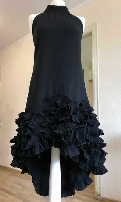 Вишукана чорна сукня для красунь