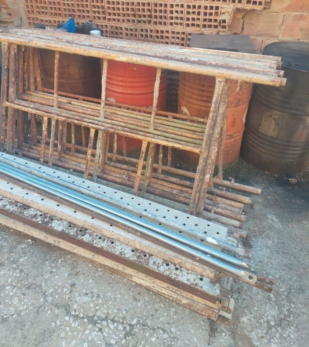 Aluguel de andaimes tradicional