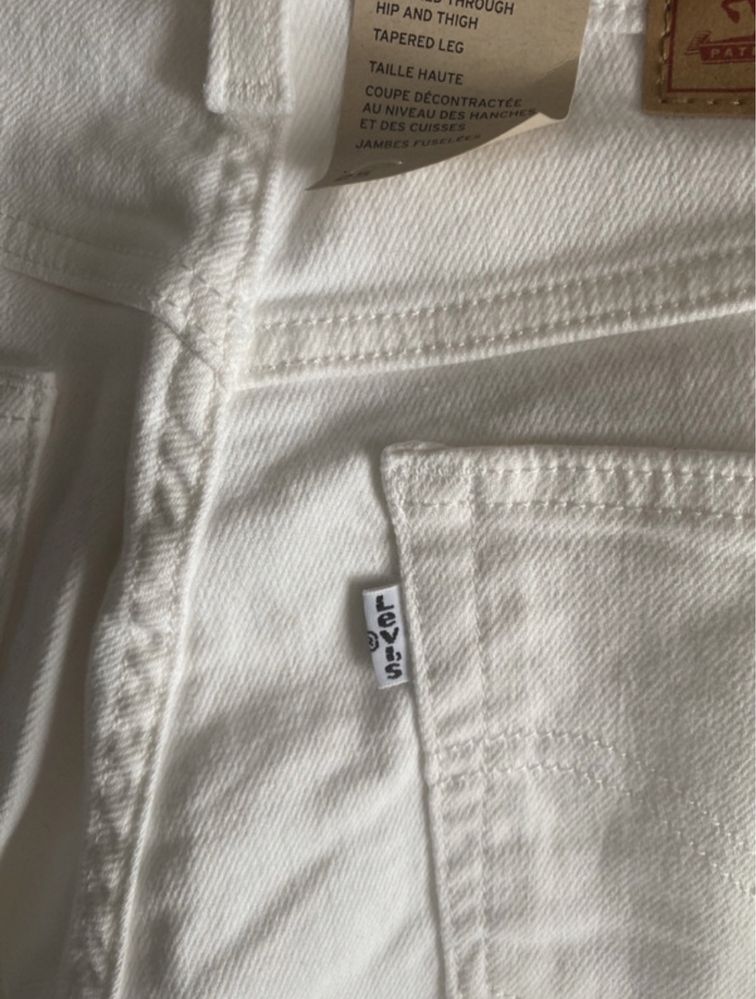 Spodnie Mom Jeans LEVI’S w25 kolor biały