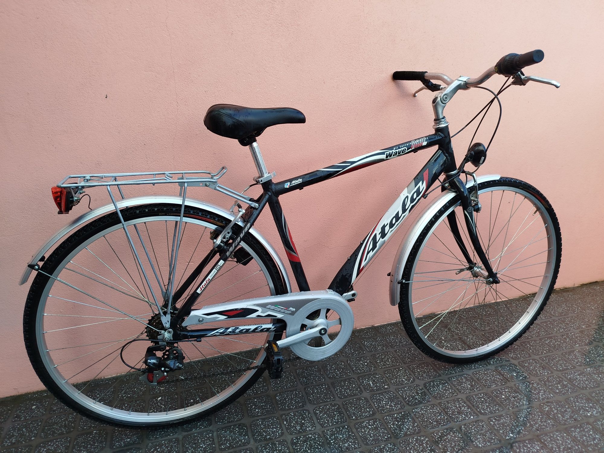 Bicicleta Cidade/Trekking ATALA Alumínio  28"/700c - COMO NOVA