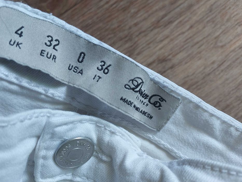 Рвані фірмові джинси 32р.