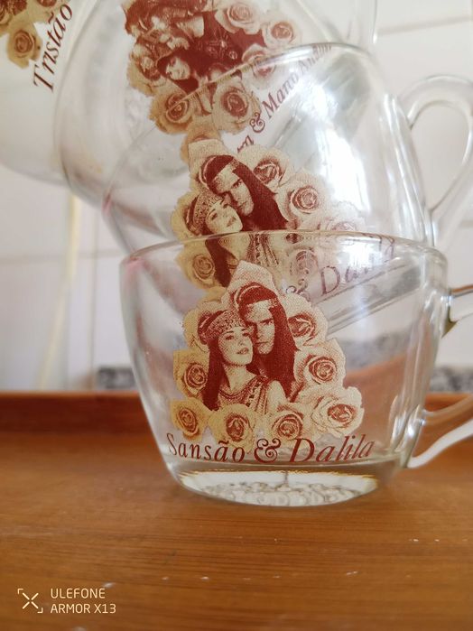 4 chávenas para café, tema casais históricos