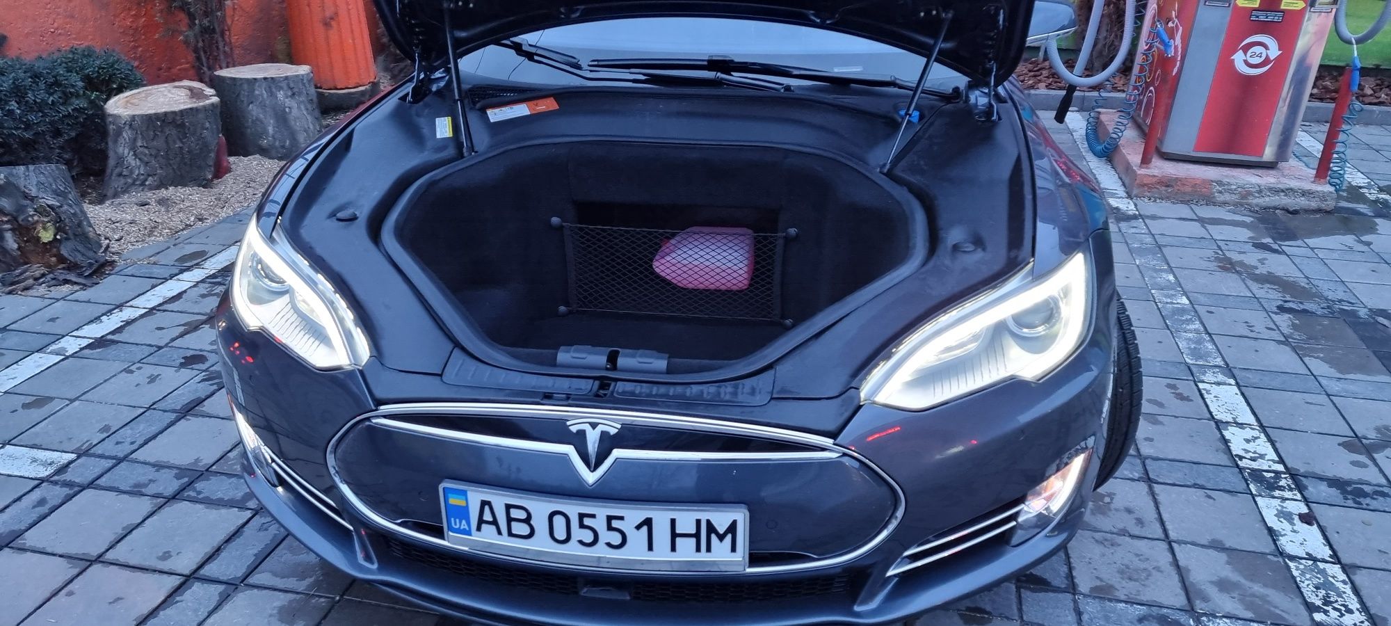 Tesla model S 85. CCS.