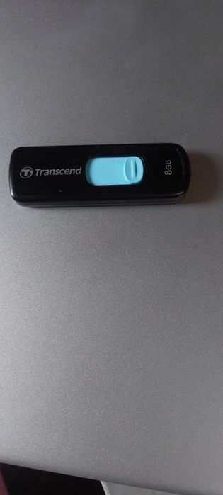 Pen 8gb em bom estado