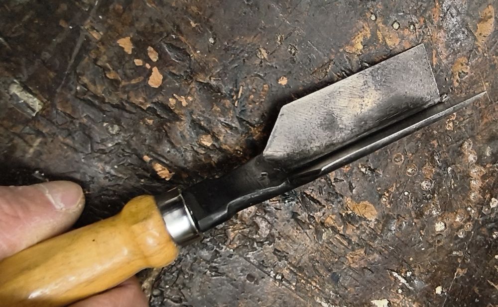 Dłuto rzeźbiarskie duże V