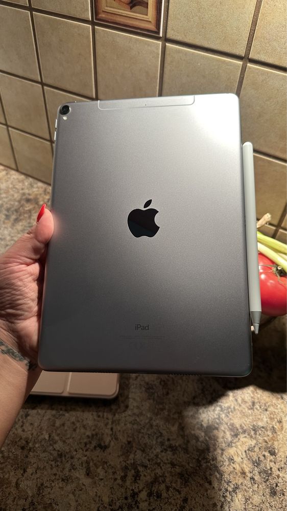 Tablet iPad Apple PRO + NOWY RYSIK - Touch ID - Procreate